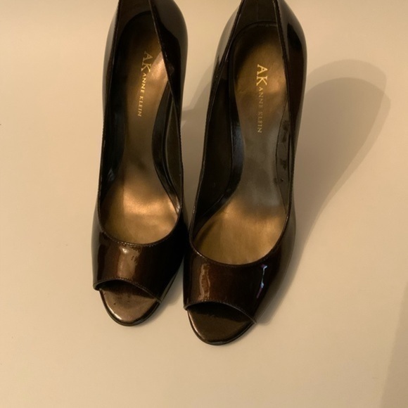 Anne Klein open toe heels - Picture 3 of 10